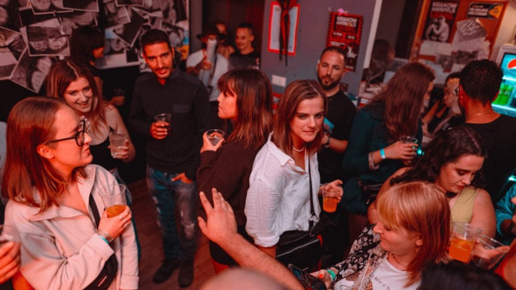 permainan terikat bersama