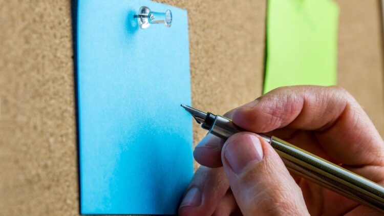 Cara bermain CAPTION THE PHOTO